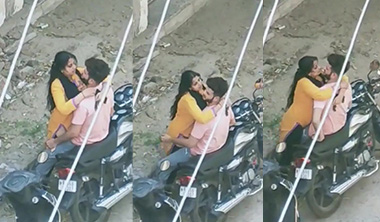College lady Romance In Public place Viral Leak Video